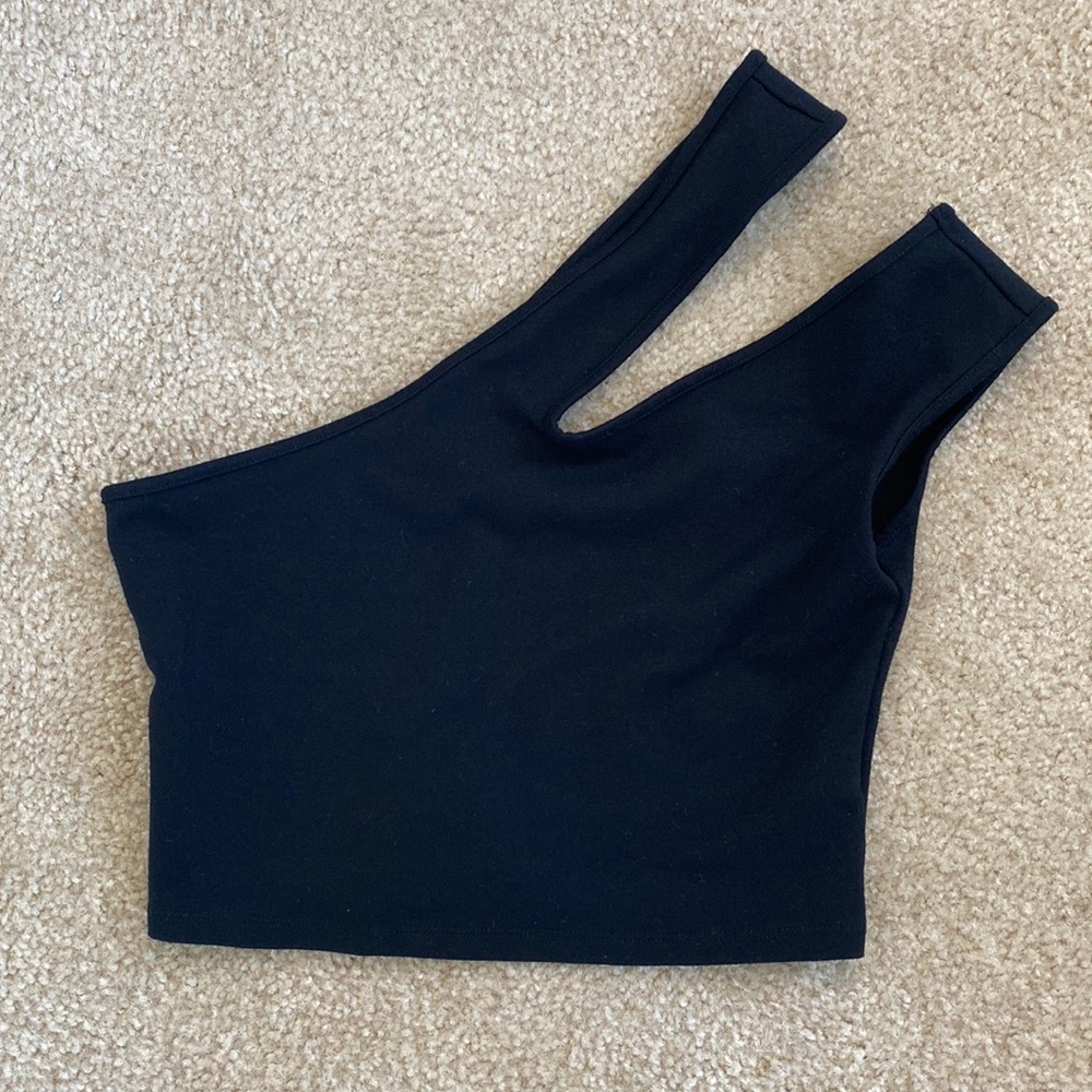 One shoulder top